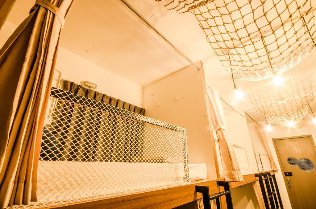 Pier 49 Hostel Bangkok Bagian luar foto