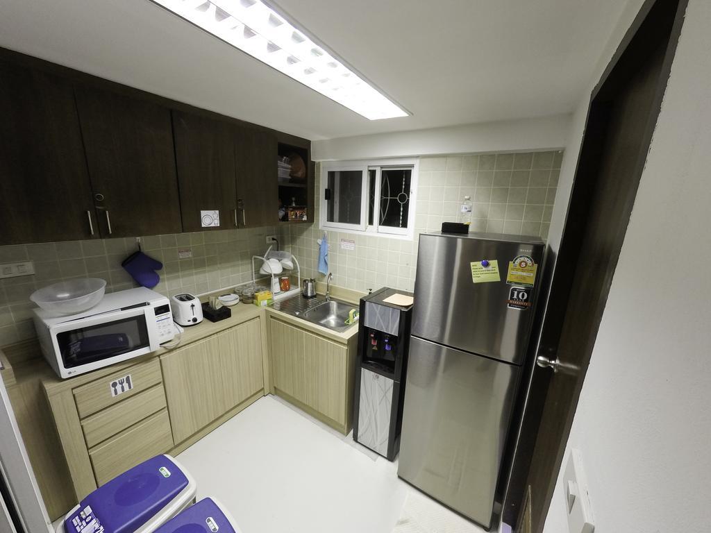 Pier 49 Hostel Bangkok Bagian luar foto