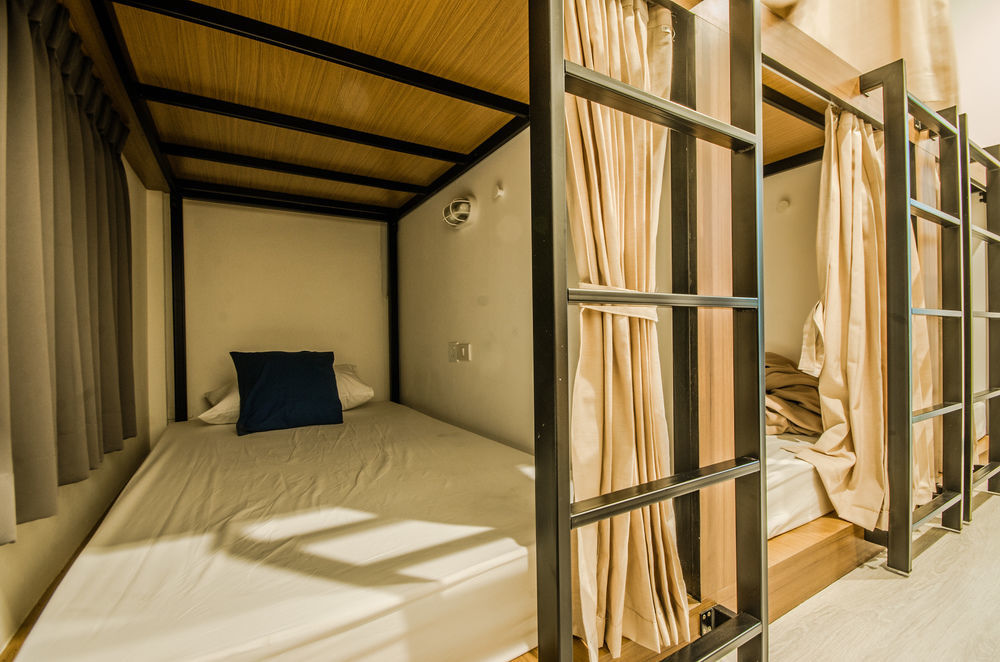 Pier 49 Hostel Bangkok Bagian luar foto