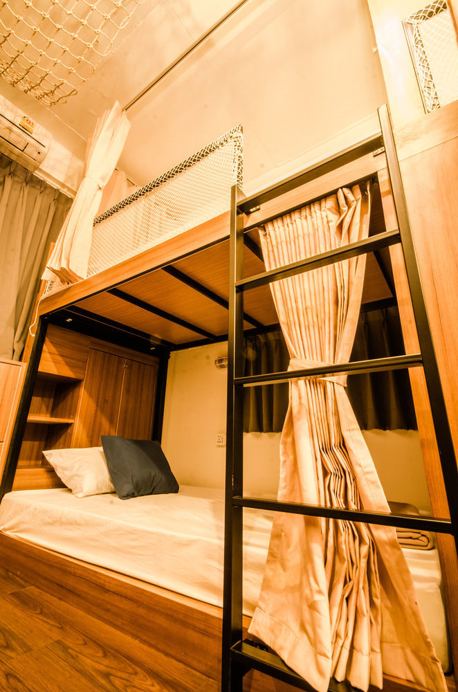 Pier 49 Hostel Bangkok Bagian luar foto