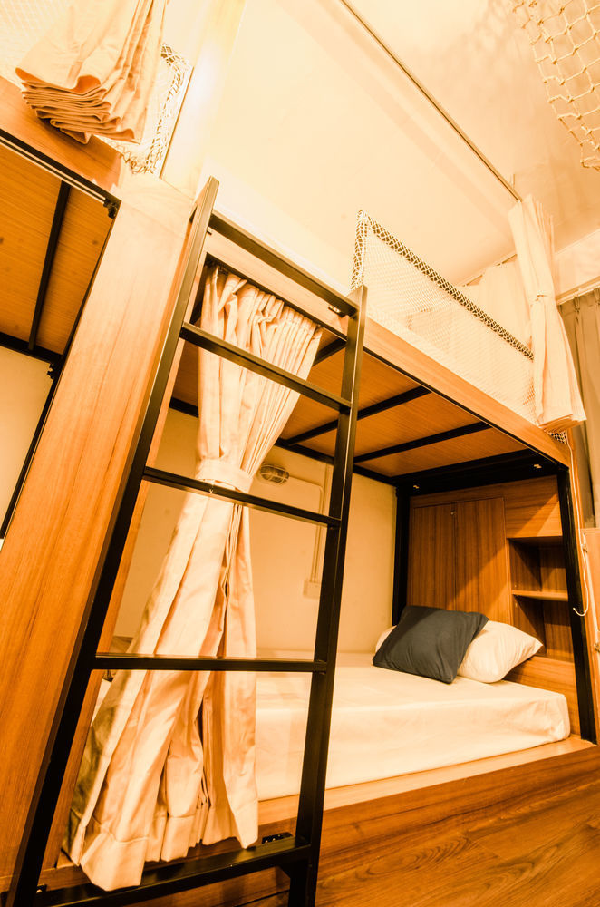 Pier 49 Hostel Bangkok Bagian luar foto