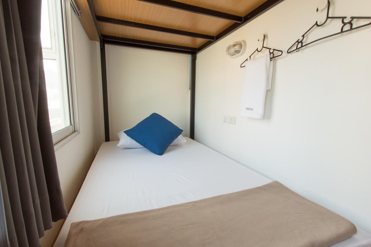Pier 49 Hostel Bangkok Bagian luar foto