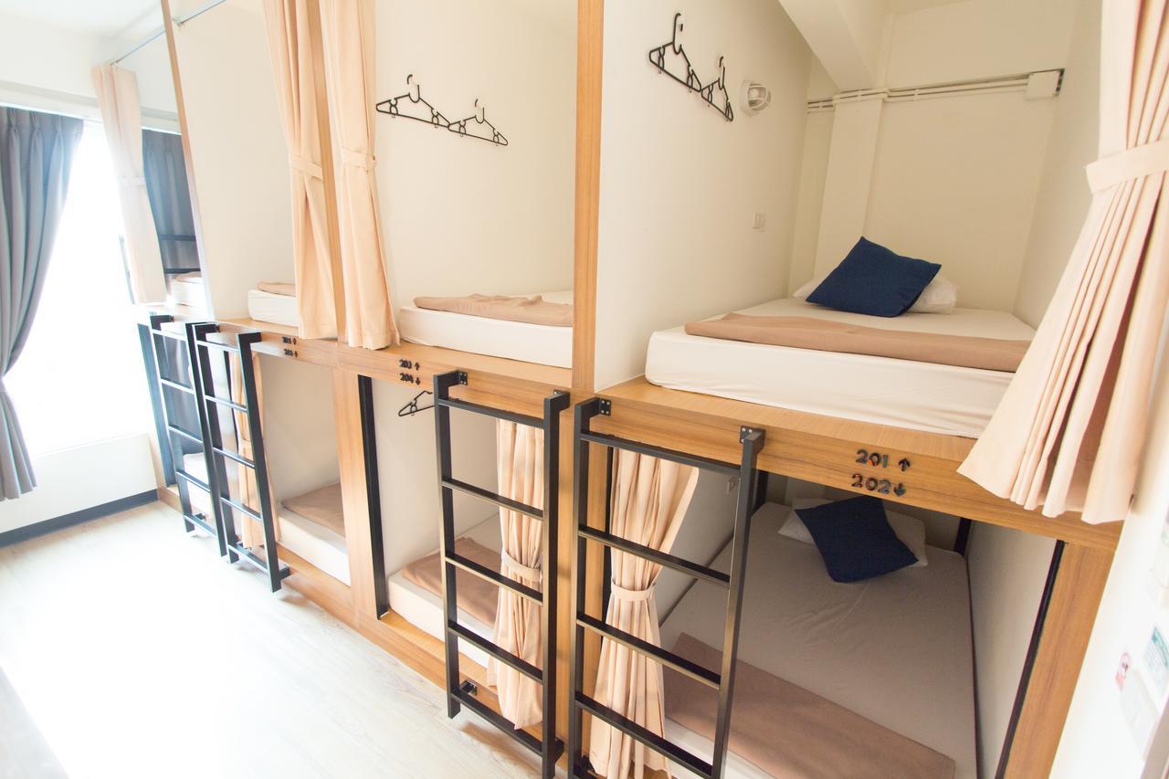 Pier 49 Hostel Bangkok Bagian luar foto