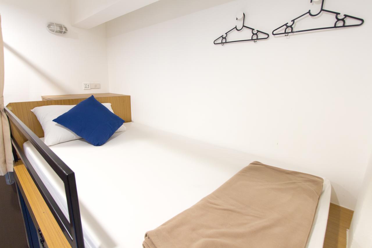 Pier 49 Hostel Bangkok Bagian luar foto