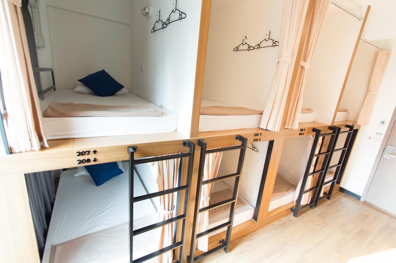 Pier 49 Hostel Bangkok Bagian luar foto