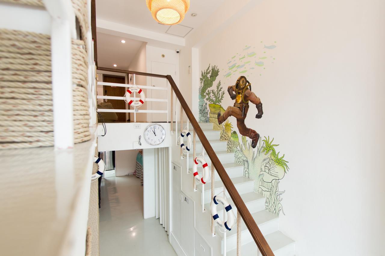 Pier 49 Hostel Bangkok Bagian luar foto