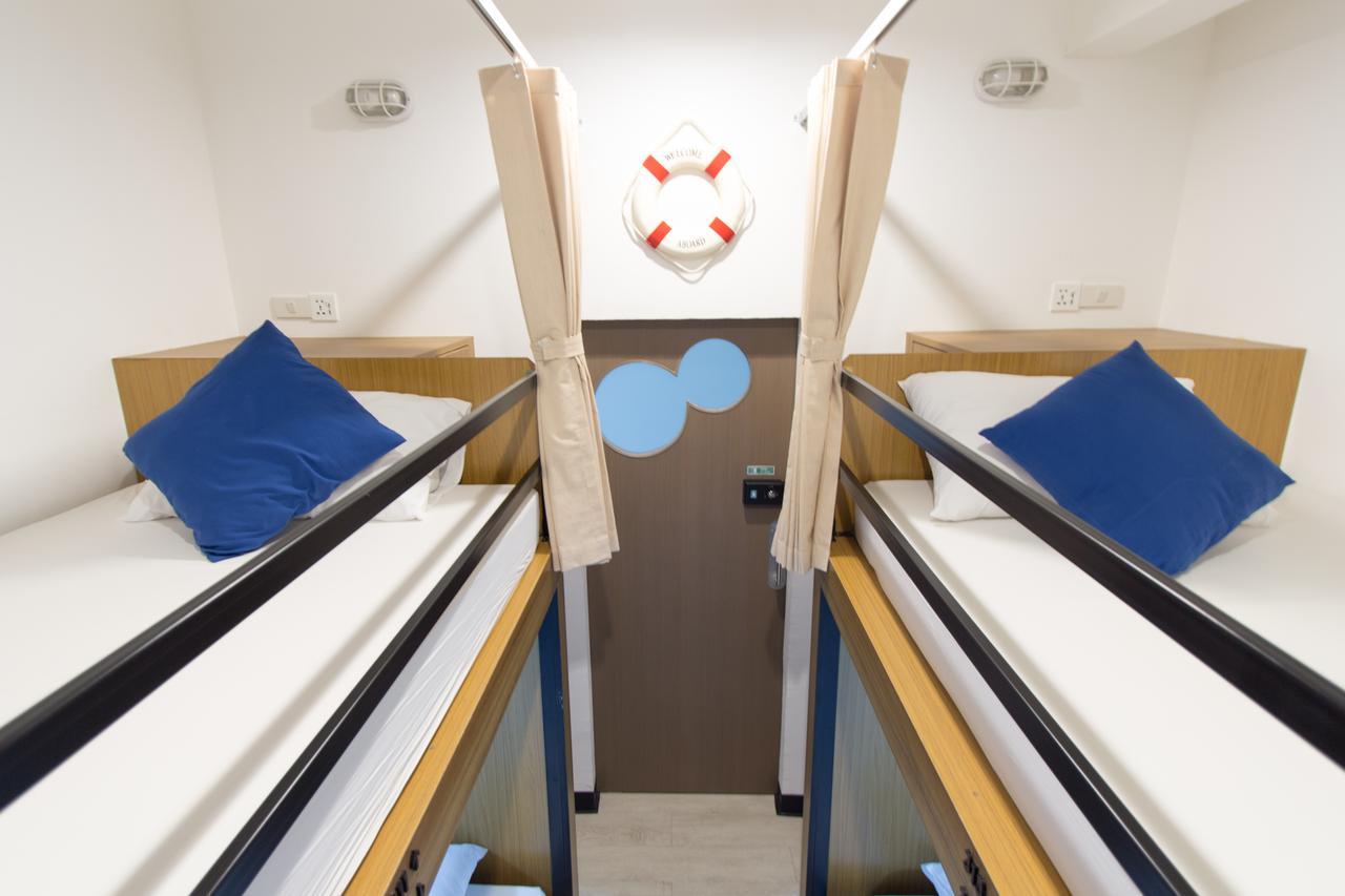 Pier 49 Hostel Bangkok Bagian luar foto