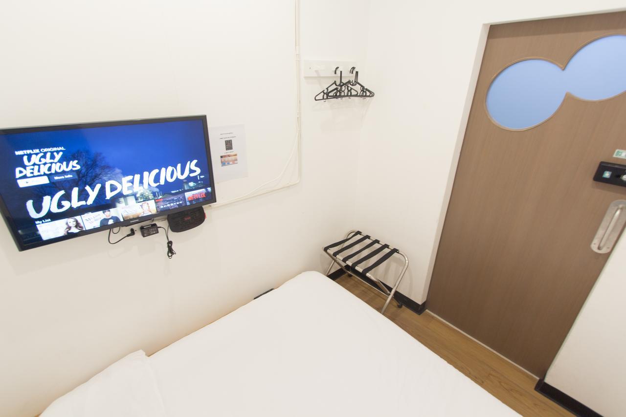 Pier 49 Hostel Bangkok Bagian luar foto