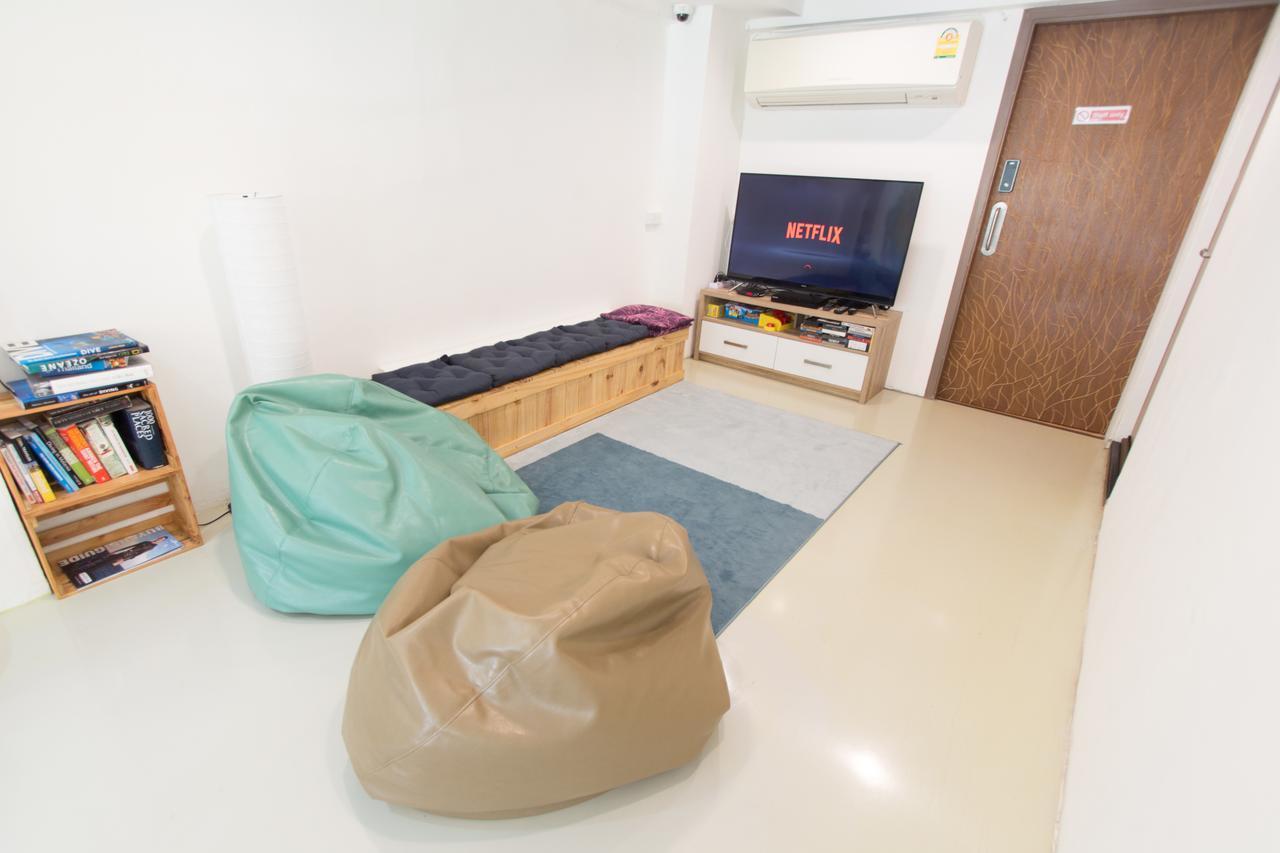 Pier 49 Hostel Bangkok Bagian luar foto