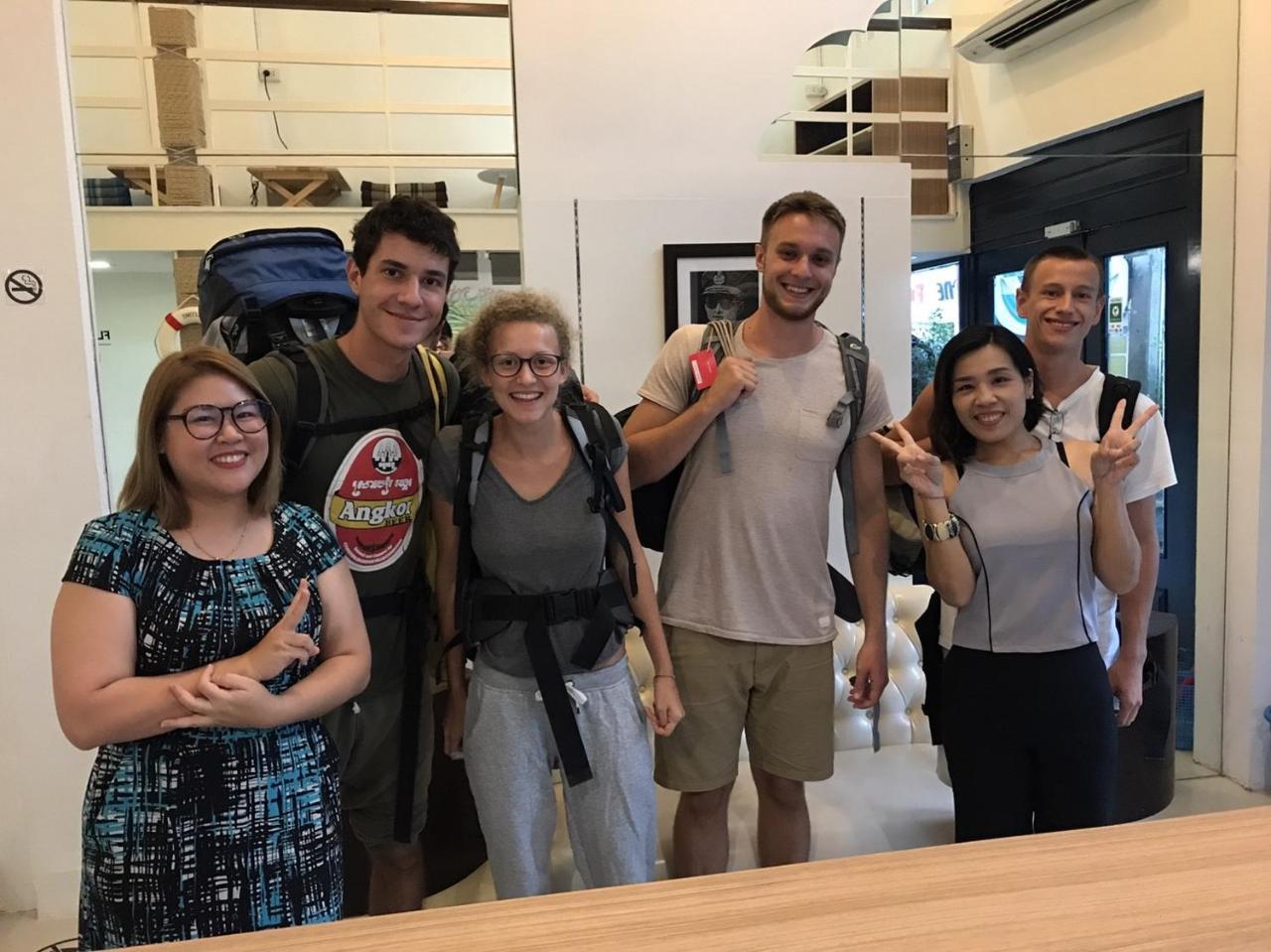 Pier 49 Hostel Bangkok Bagian luar foto